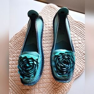 L'Artiste Genuine Leather Slip On Shoes Size 40 (USA Size 9) Turquoise